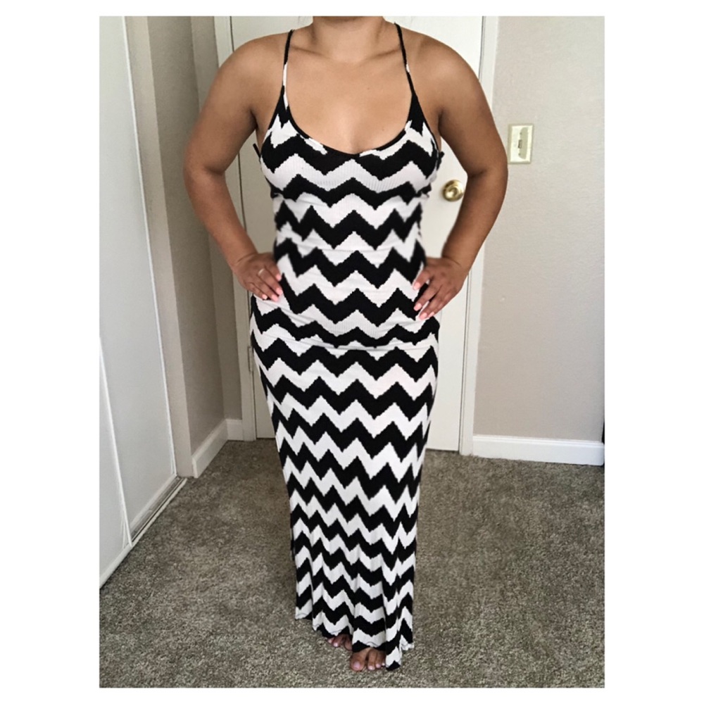 White and black squiggly striped maxi-dress.